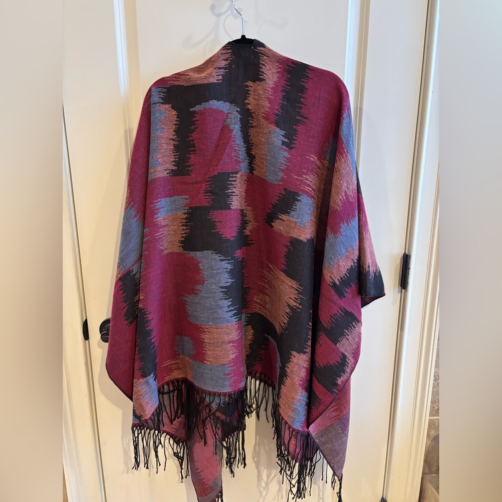 “Top it off” one size shawl, NWT